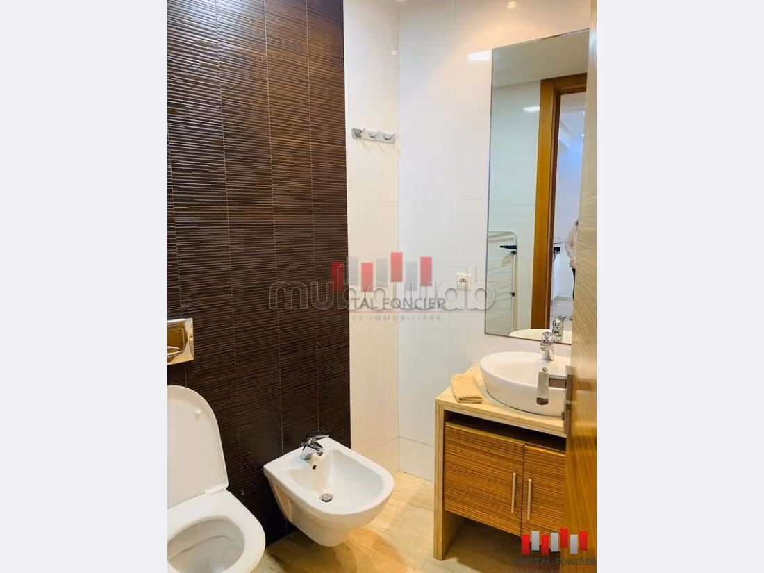 Affitto di uno splendido appartamento a Gauthier. 1 camera. 