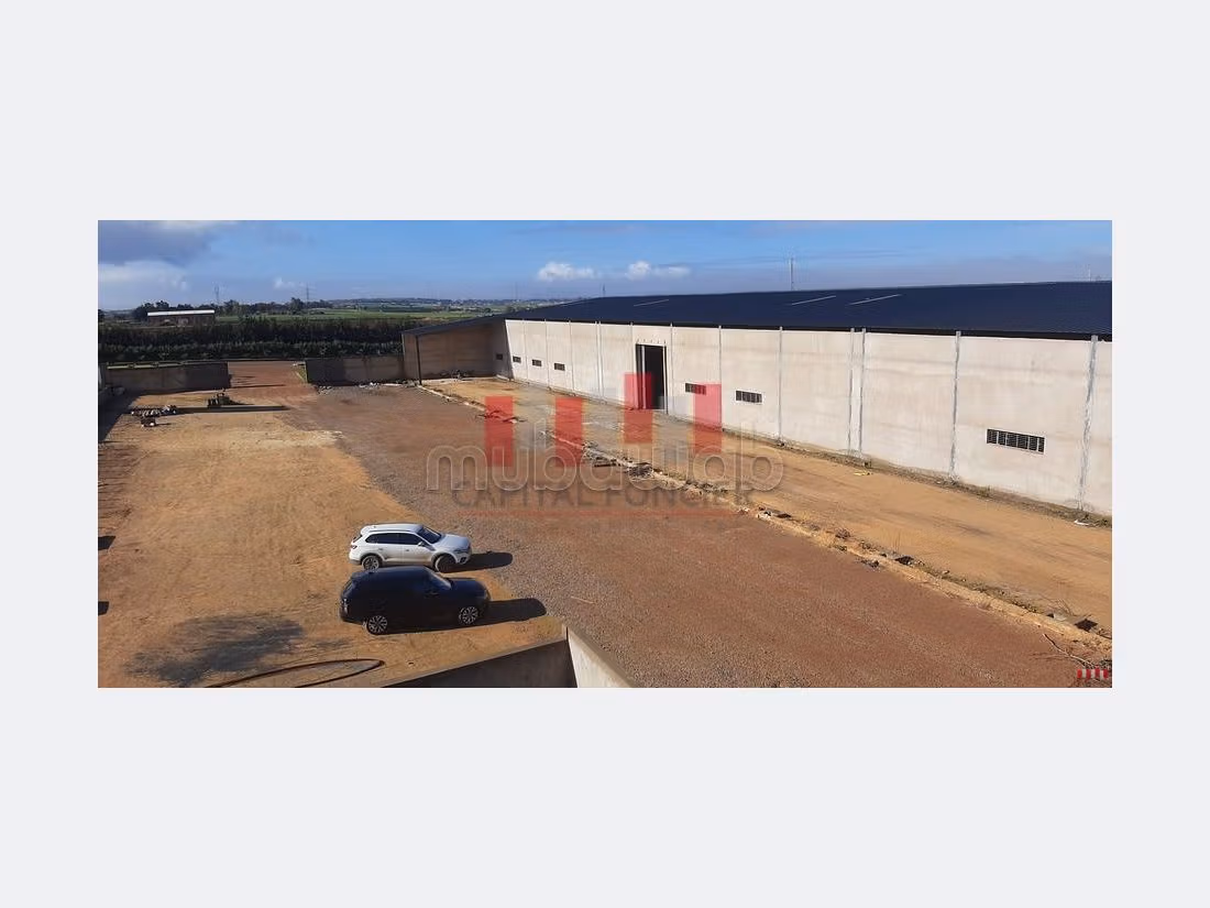 Locale commerciale da acquistare a Port. Superficie 33000 m². 