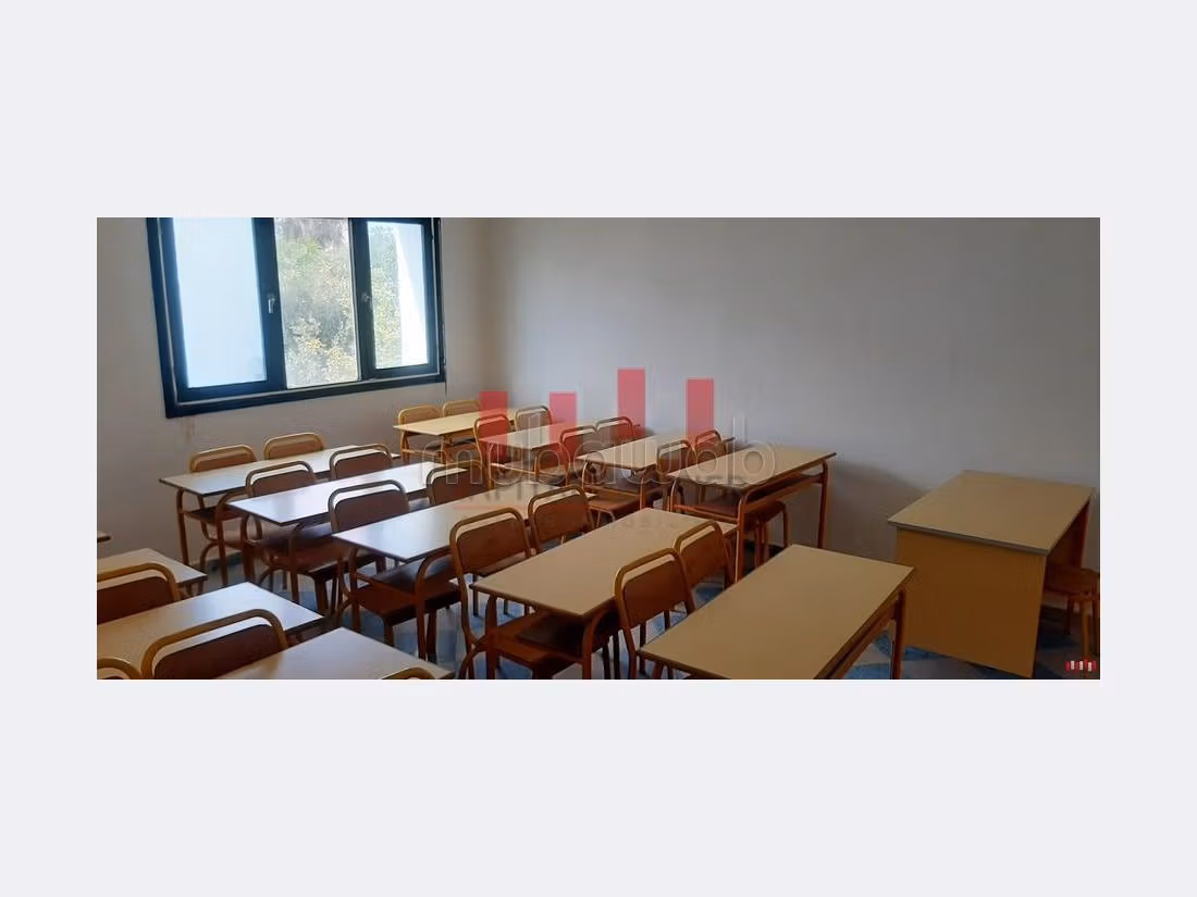 Oficinas y locales comerciales en venta en Anfa. Gran superficie 470 m². 
