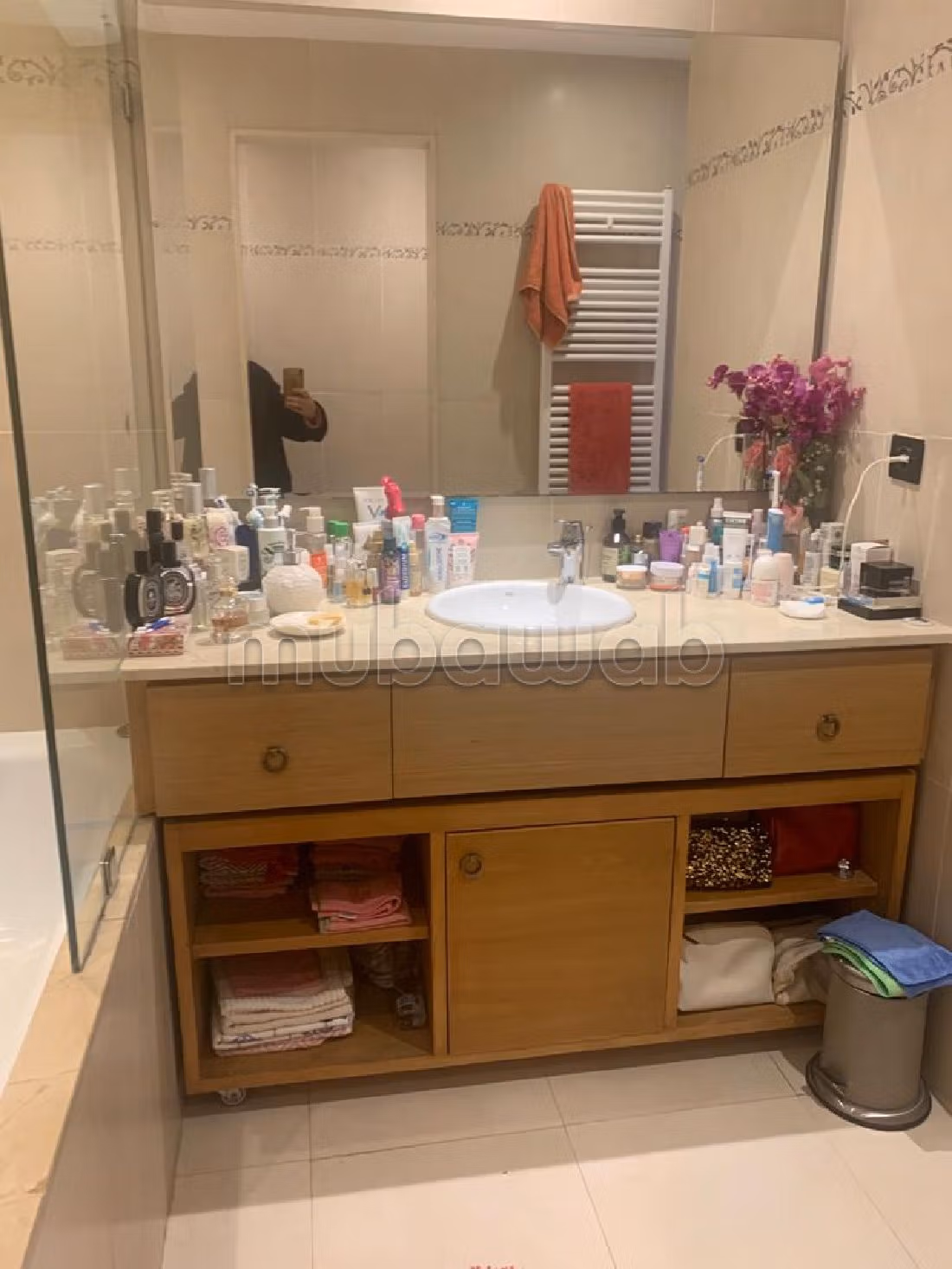 Luxury villa for sale. 11 rooms. caretaker available, air conditioning system. 