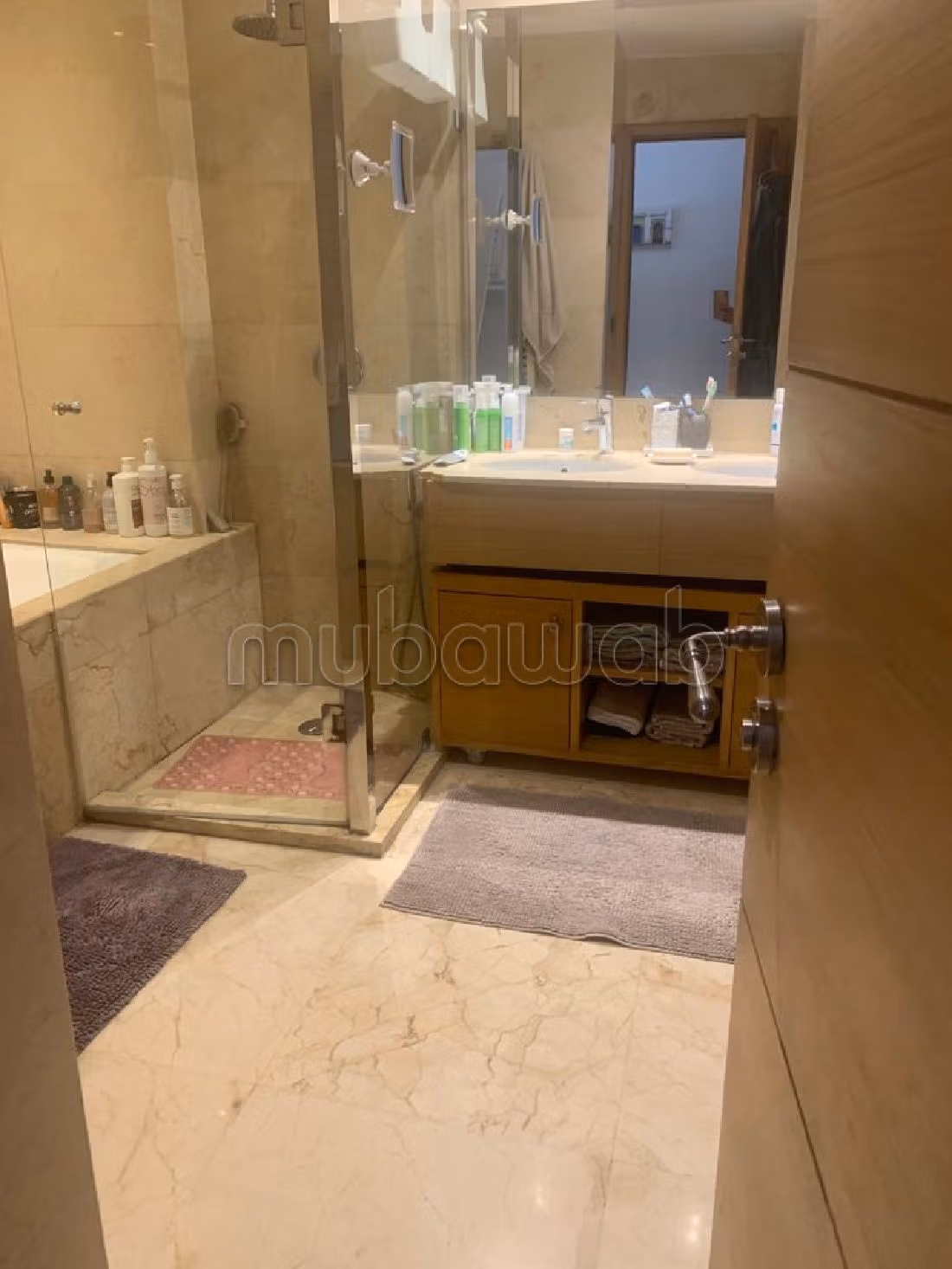 Luxury villa for sale. 11 rooms. caretaker available, air conditioning system. 