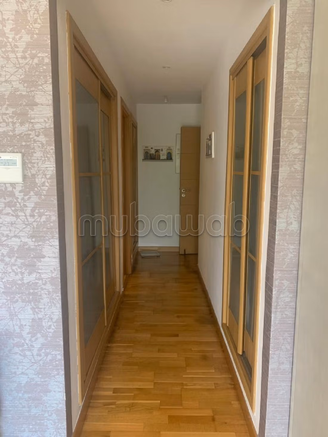 Luxury villa for sale. 11 rooms. caretaker available, air conditioning system. 