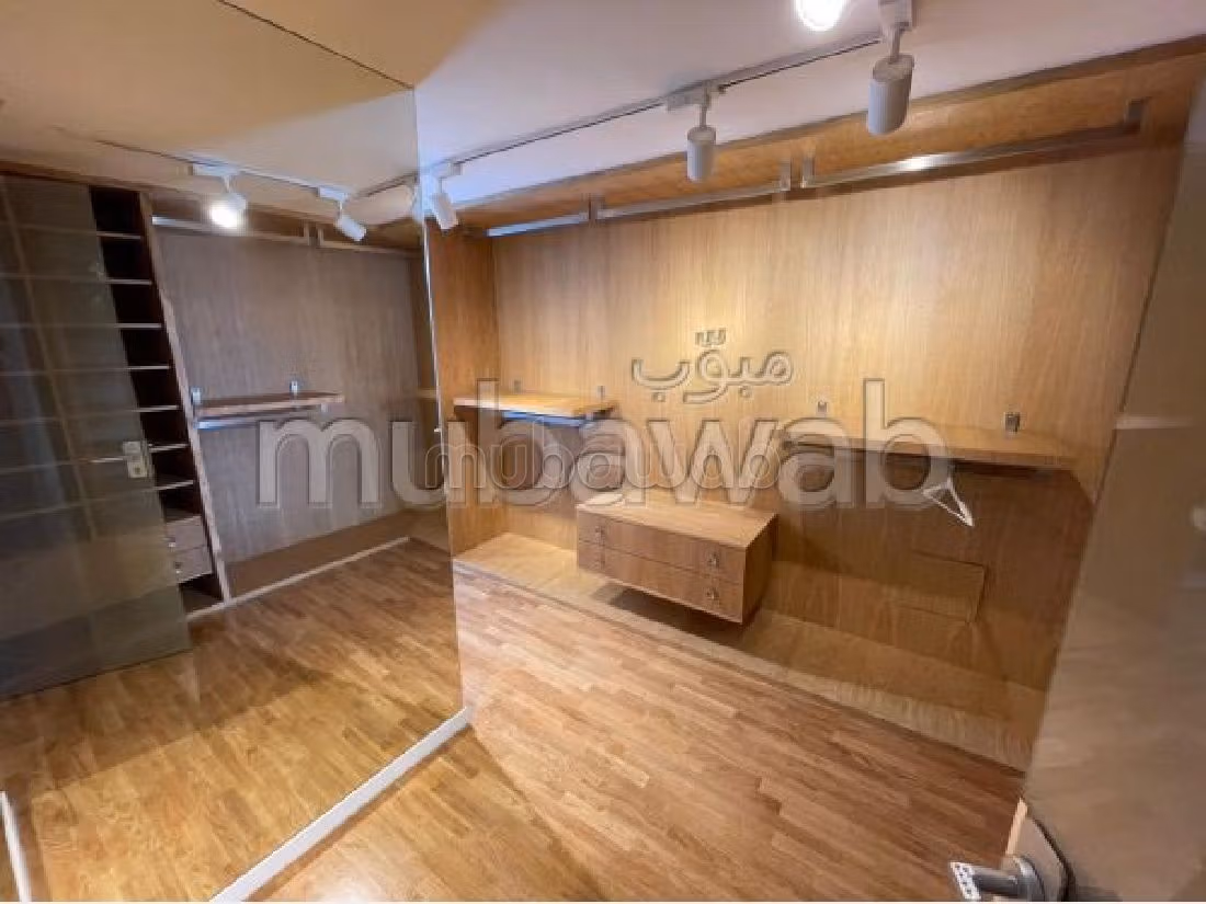 Villa's en luxe woningen om te huren in Souissi. Totale oppervlakte 1950 m². Zwembad en conciërgeservice. 