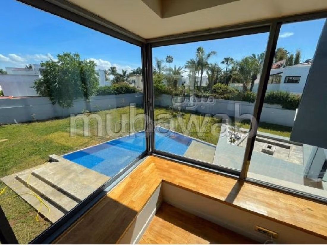 Villa's en luxe woningen om te huren in Souissi. Totale oppervlakte 1950 m². Zwembad en conciërgeservice. 