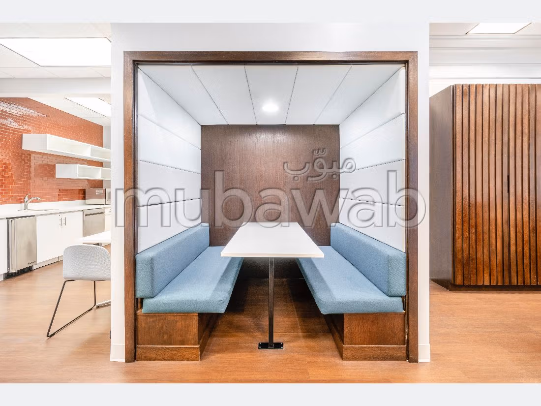 Oficinas en alquiler en Centre Ville. Dimensión 10 m². Bien decorado. 