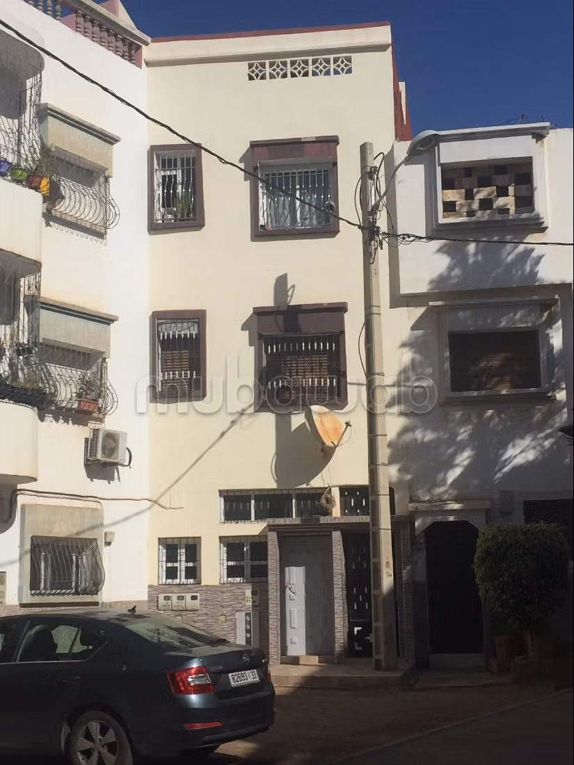 Superbe appartement à vendre à Hay Houda. 4 grandes pièces. Parabole