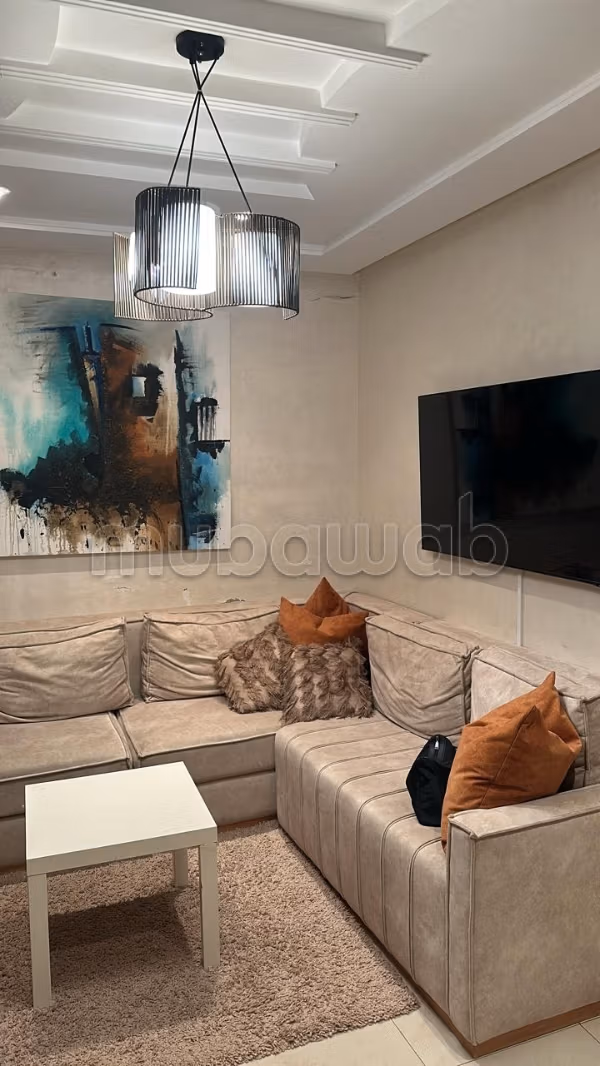 Appartementen om te huren in Nouvelle Ville. Totale oppervlakte 90 m². Verstevigde deur en satellietschotel. 