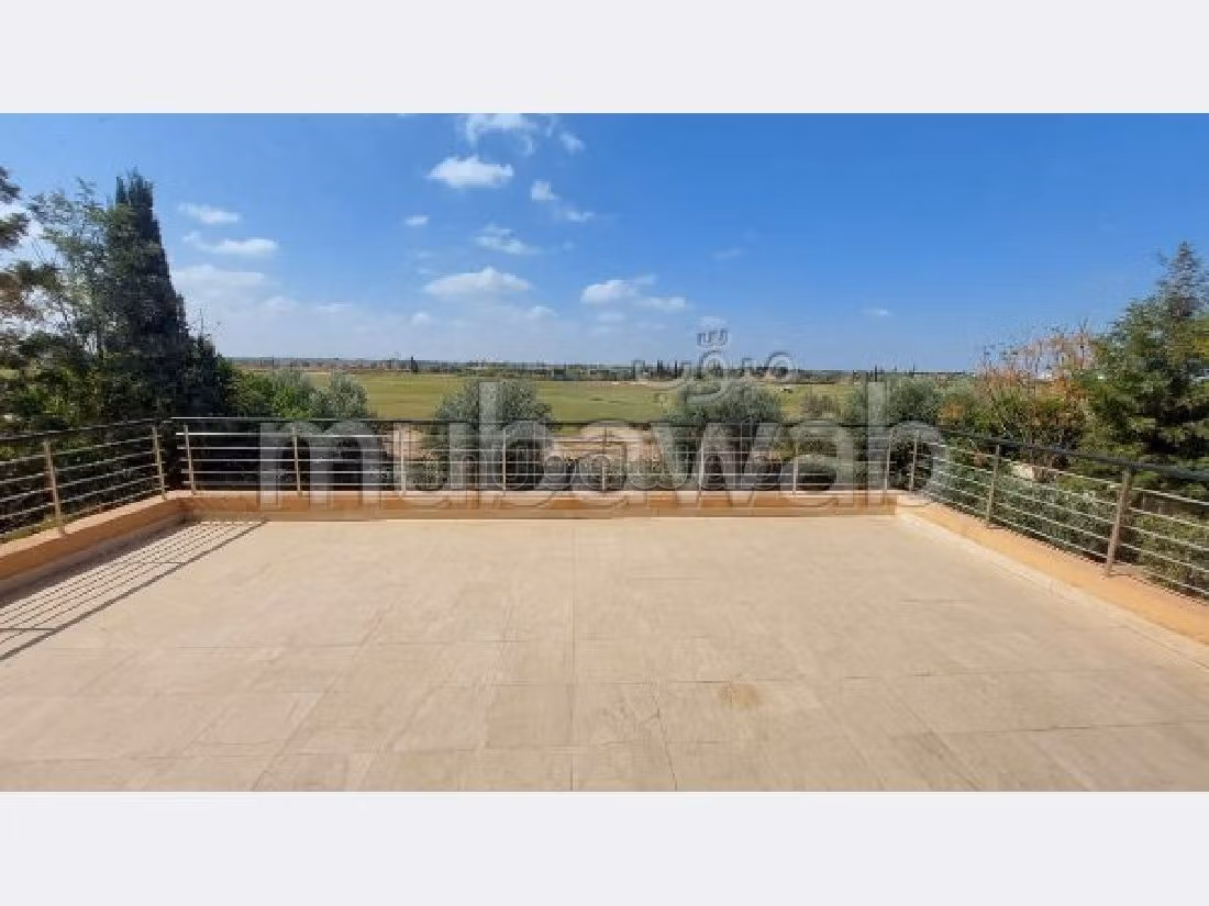 High quality house for sale in Sidi Youssef. 5 large rooms. Furnishings. 