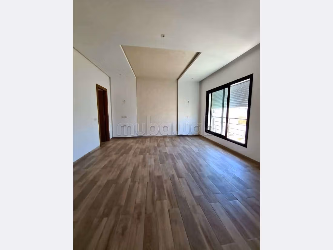 Affitto di un bellissimo appartamento a La Marsa. Superficie di 250 m². Splendido giardino e comodo posto auto