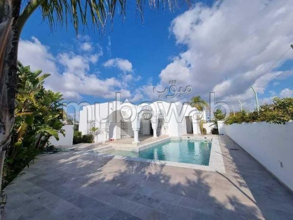 Vendita villa di lusso a Yasmine Hammamet. 4 ampi locali. Riscaldamento e porta blindata. 