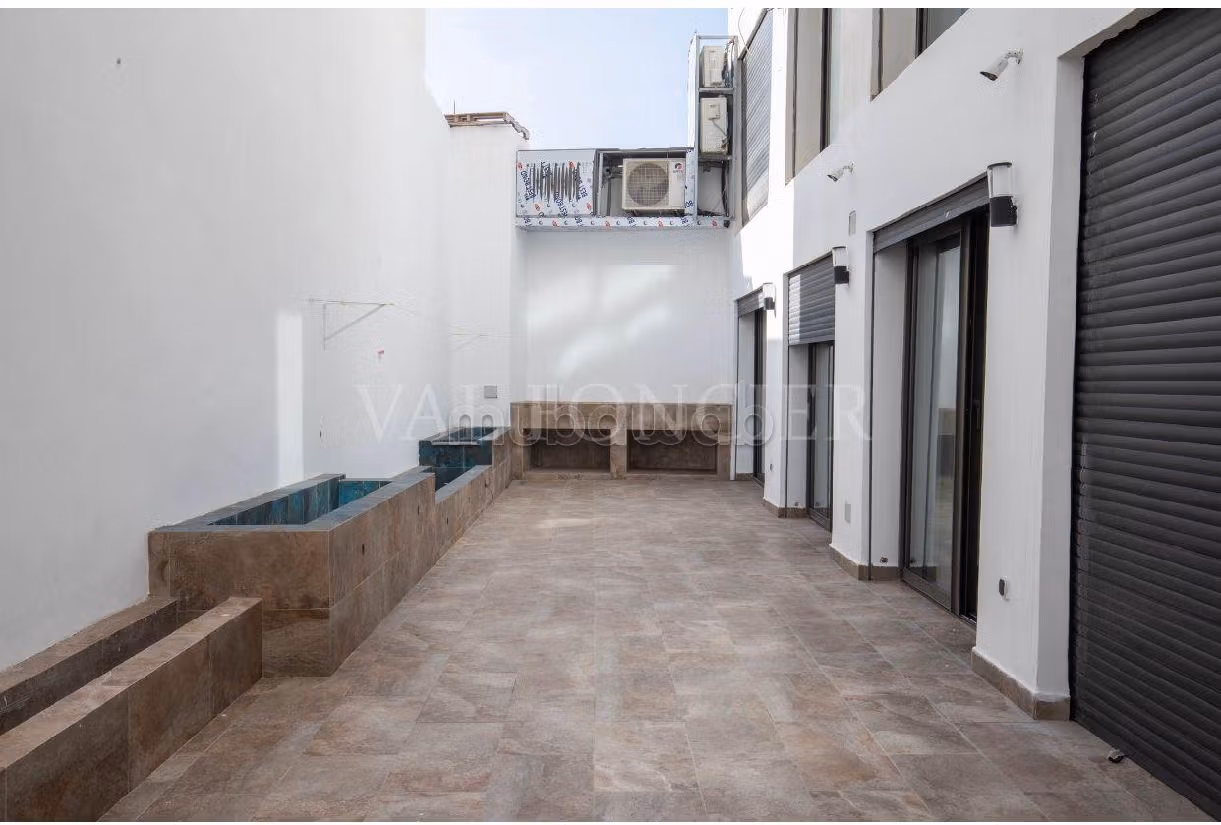 Location Exceptionnel appartement meublé 291m2 avec terrasse et vue sur mer La Corniche, Casablanca