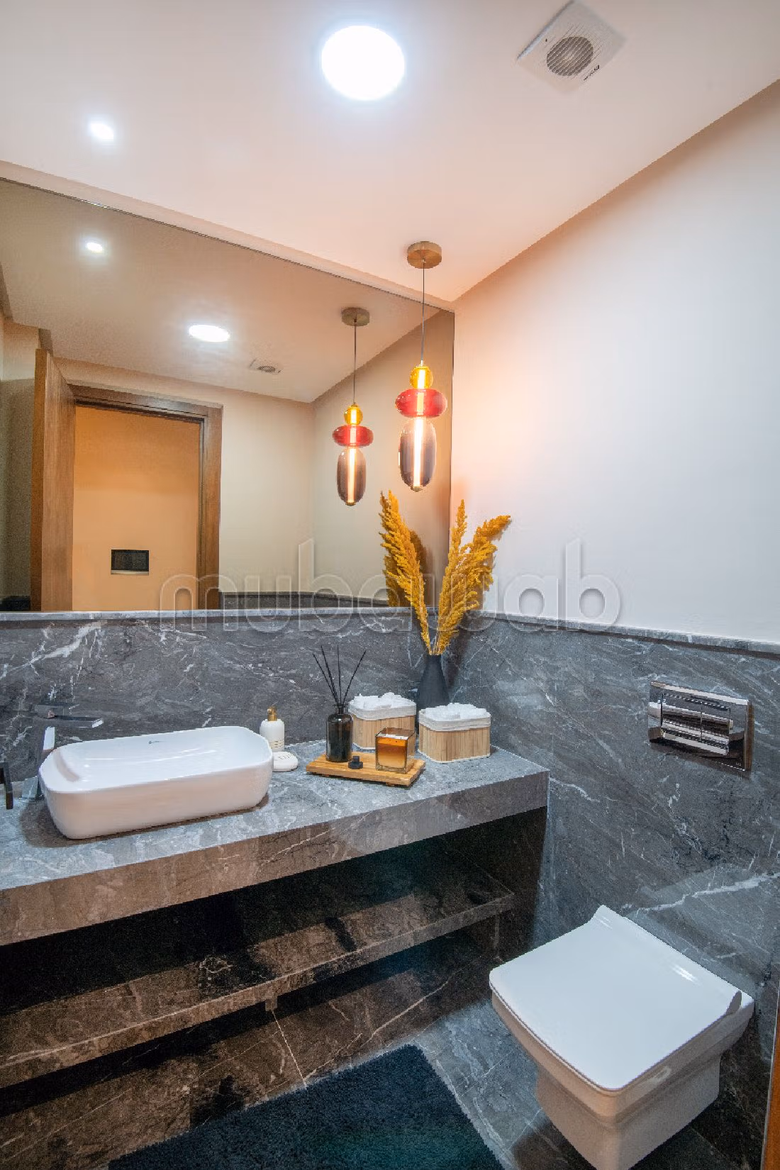 شقة جميلة للبيع بدار بوعزة. 4 غرف جميلة. حمام سباحة و نظام تكييف للهواء