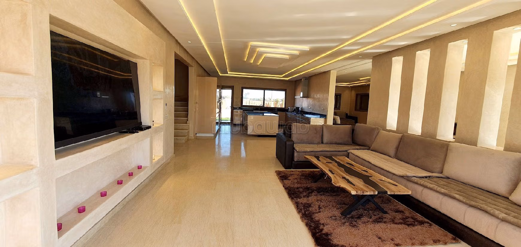 منزل فخم للبيع طريق فاس ب. 5 غرف. أماكن وقوف السيارات وشرفة. 