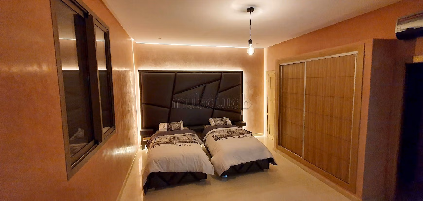 منزل فخم للبيع طريق فاس ب. 5 غرف. أماكن وقوف السيارات وشرفة. 