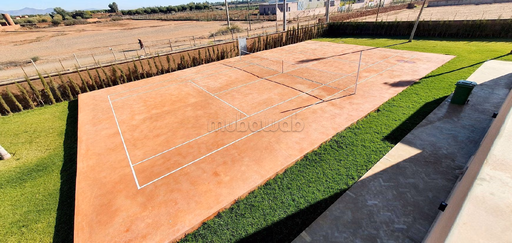 منزل فخم للبيع طريق فاس ب. 5 غرف. أماكن وقوف السيارات وشرفة. 