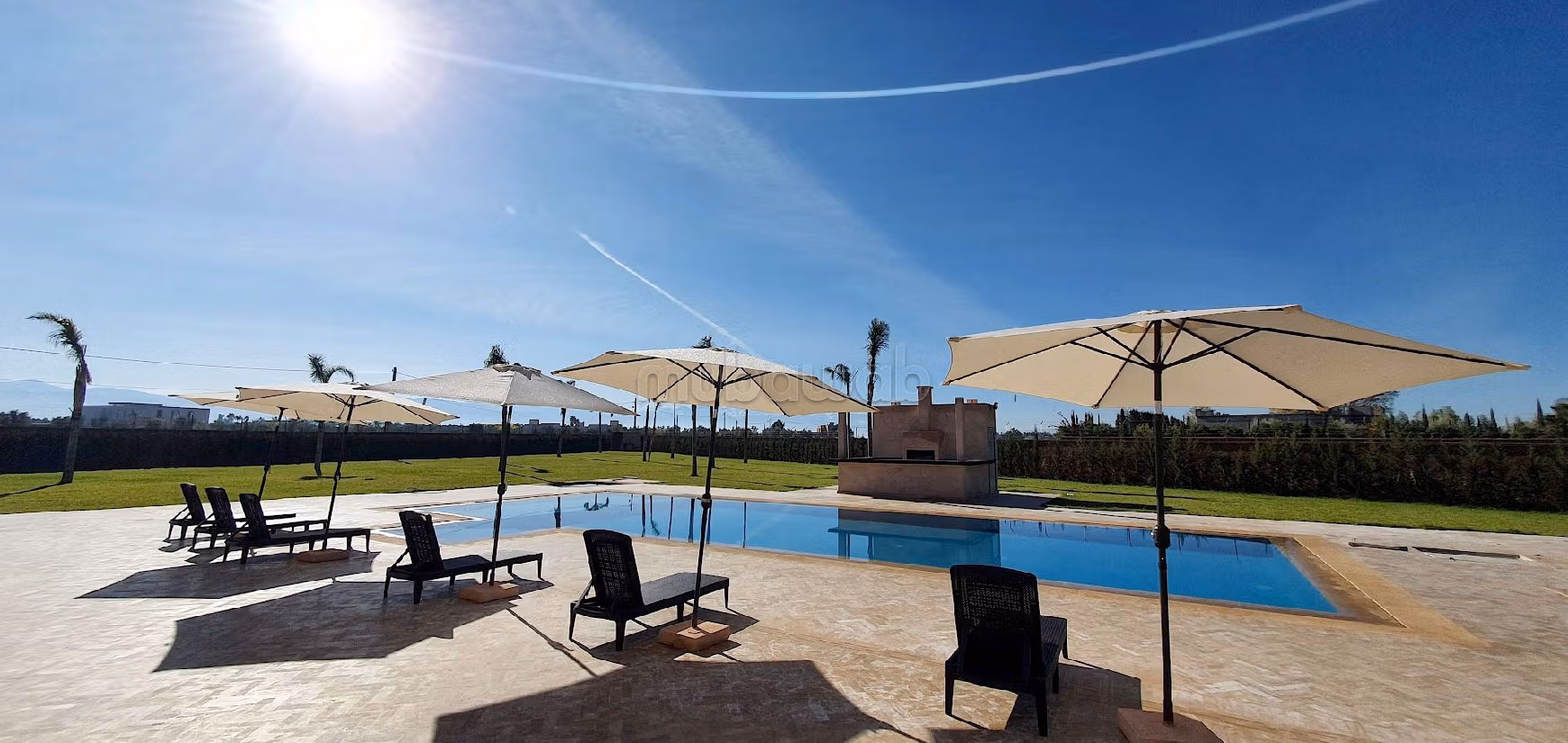 منزل فخم للبيع طريق فاس ب. 5 غرف. أماكن وقوف السيارات وشرفة. 