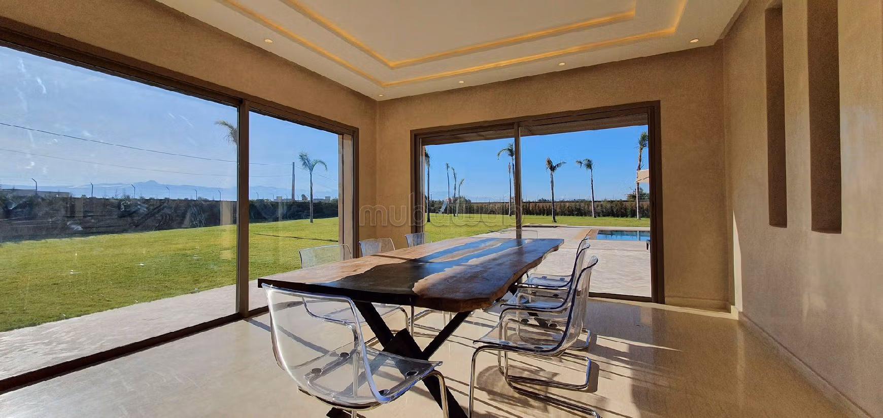 منزل فخم للبيع طريق فاس ب. 5 غرف. أماكن وقوف السيارات وشرفة. 