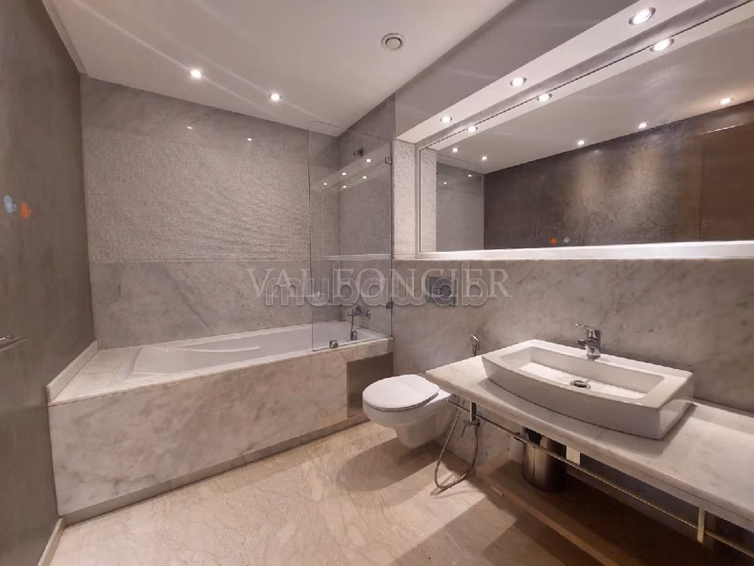 Vente Superbe appartement 144m2 3chambres avec terrasse Ferme Bretonne, Casablanca