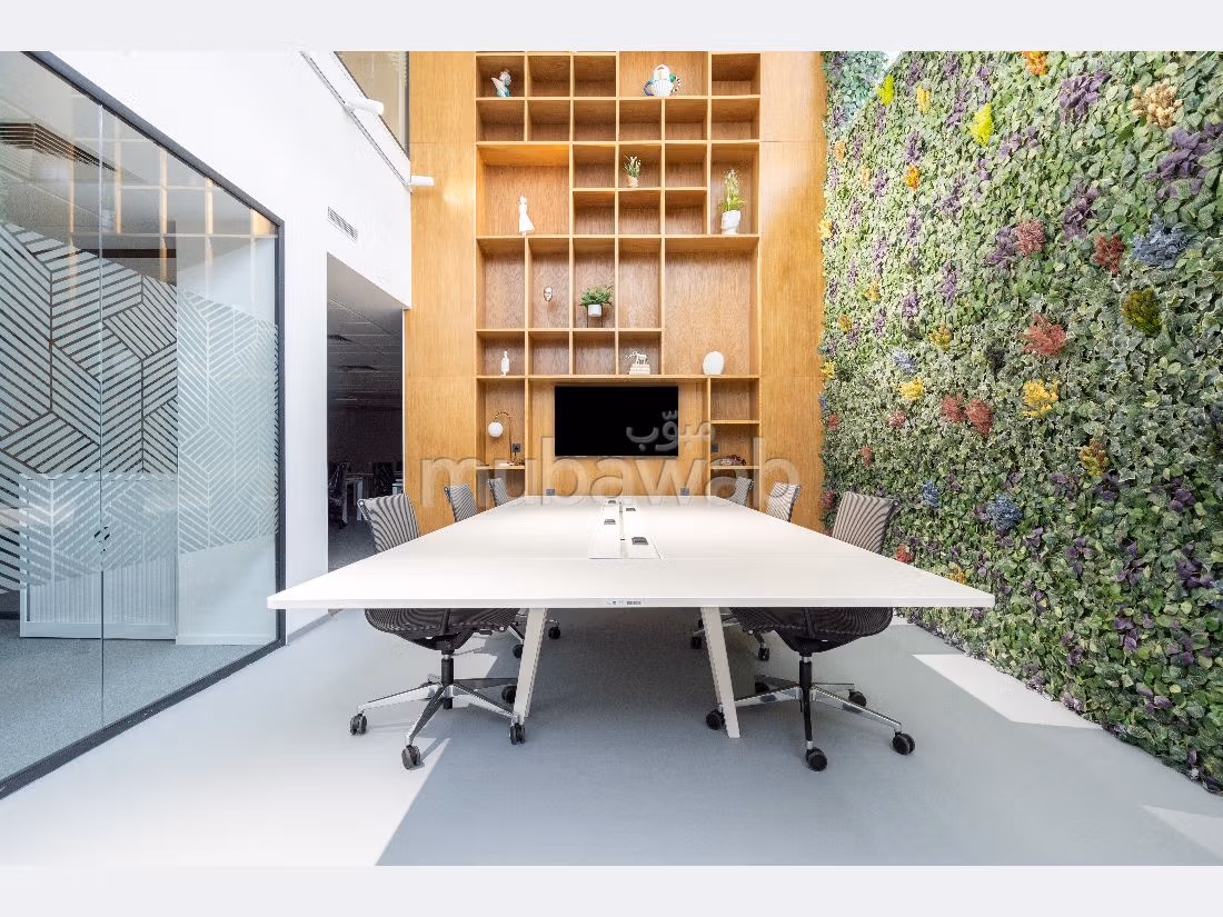 Ufficio disponibile in affitto a El Youssoufia. Superficie totale 8 m². Con ascensore e terrazzo