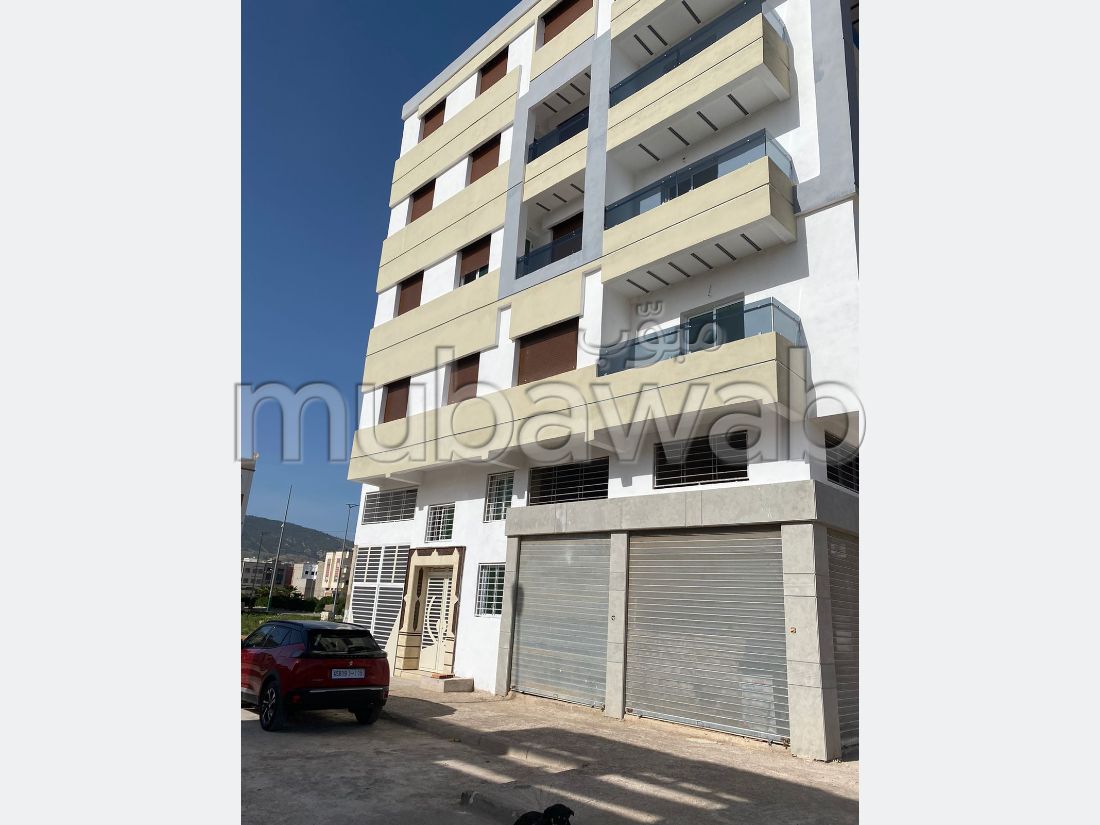 Appartement en location à El Mokhfia. Surface totale 90 m². Bien meublé