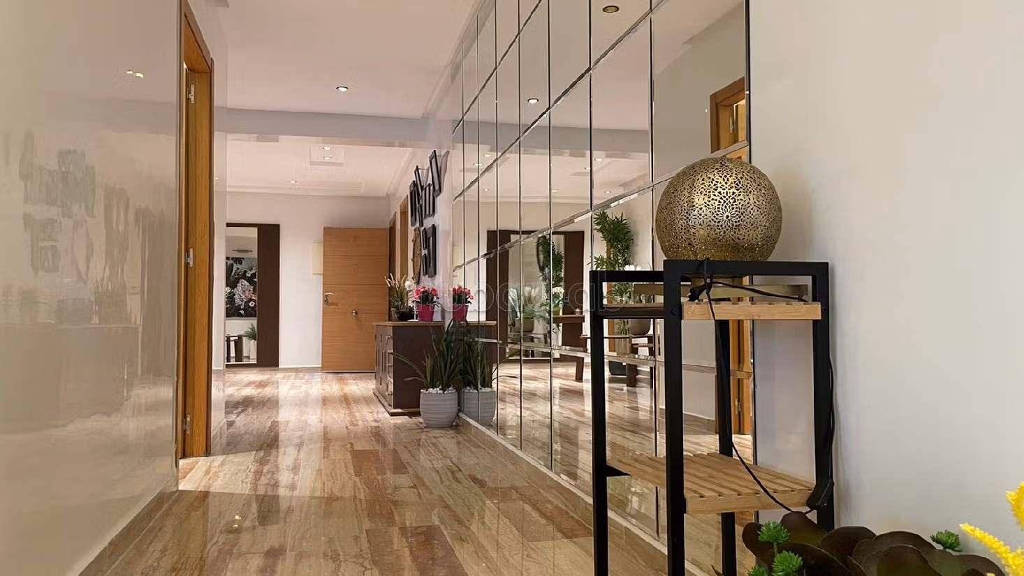 Nu huren: appartementen in Tanger City Center. 6 Ruimtes. Volledig gemeubileerd