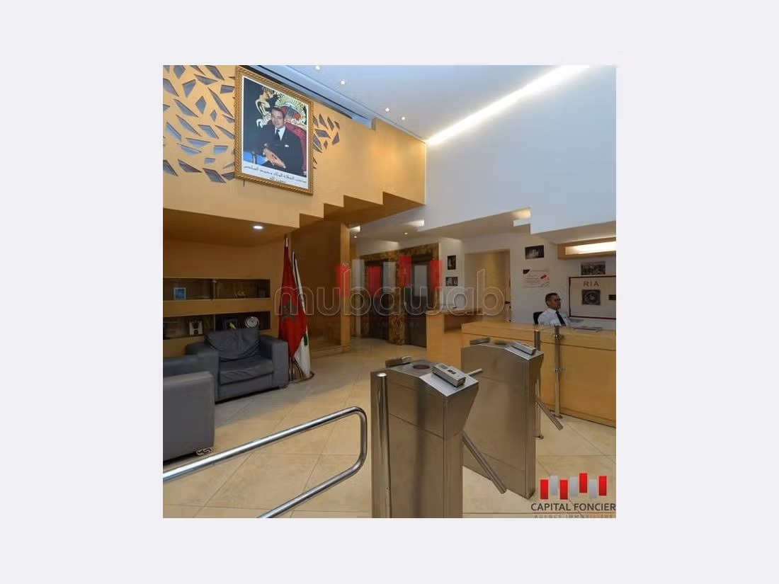 Property for rent in Port. Total area 4500 m². 