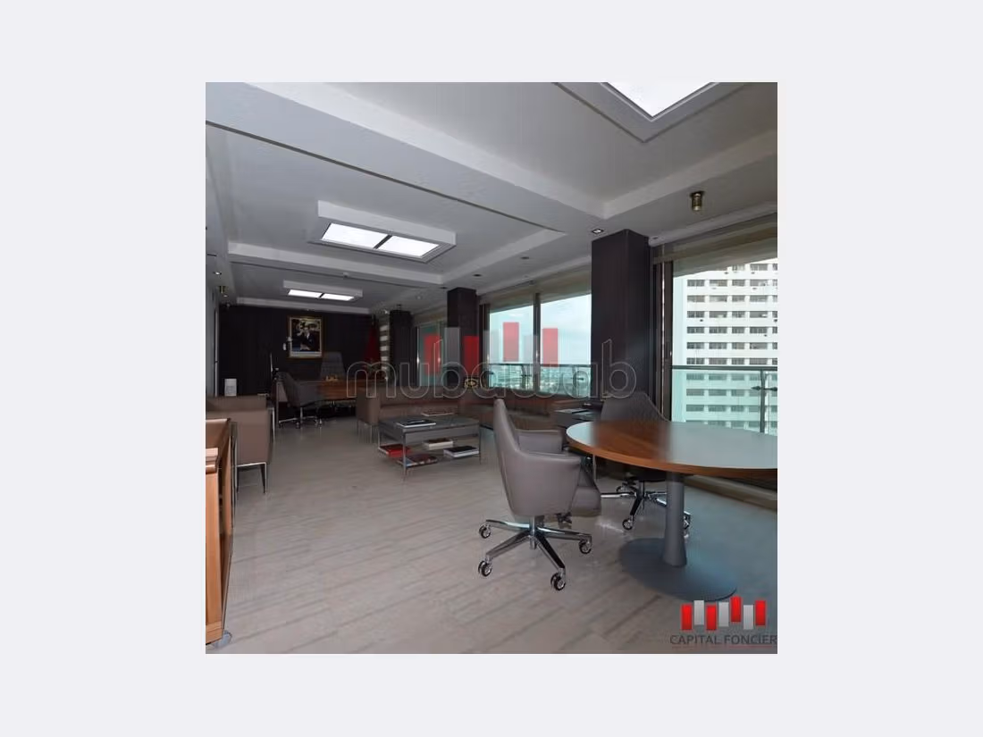 Property for rent in Port. Total area 4500 m². 