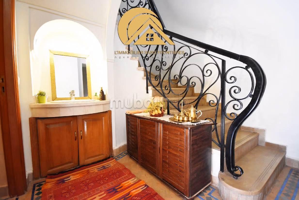 فيلا ممتازة للبيع بطريق أكادير الصويرة. 4 غرف جميلة. مفروشة. 