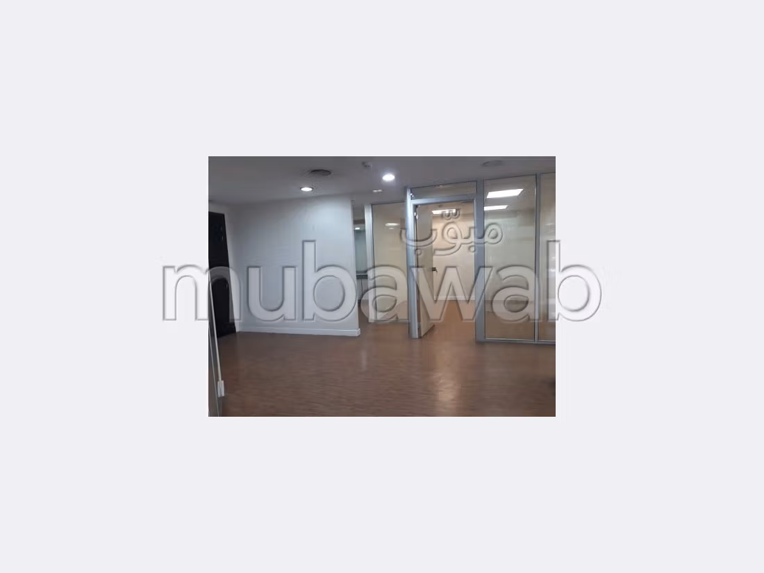 Plateau de bureau LPB 549 de 190 m² à Bd d'Anfa