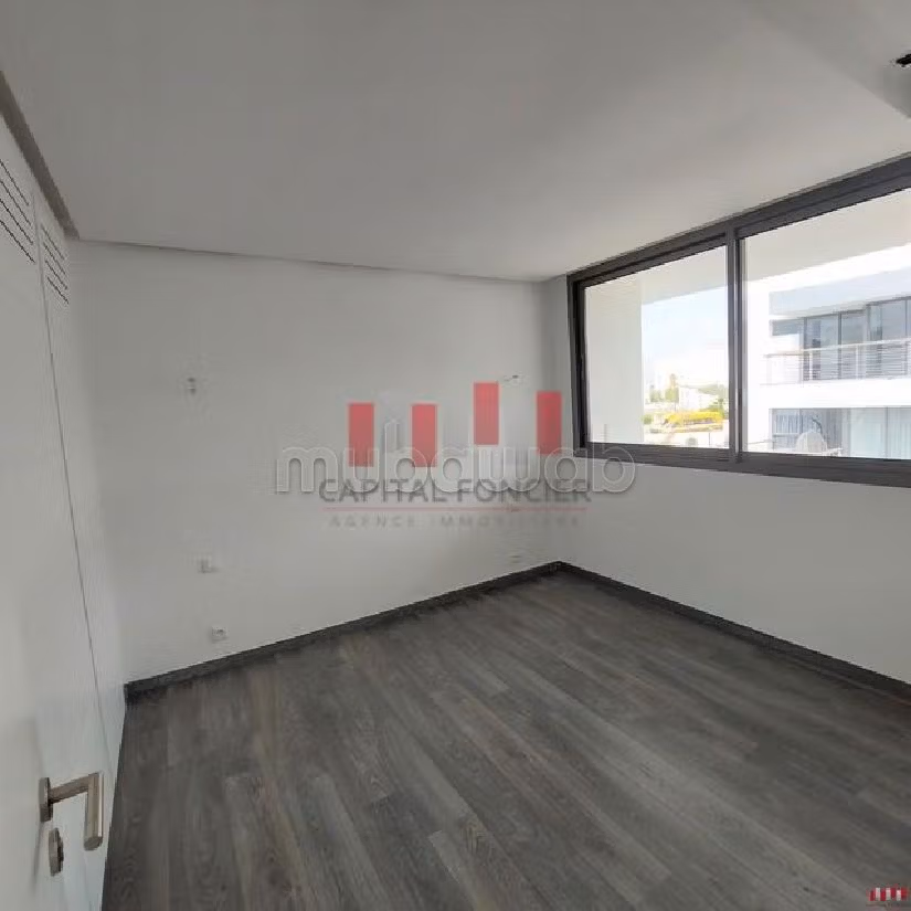 Tres joli appartement / 3 chambres / bouskoura