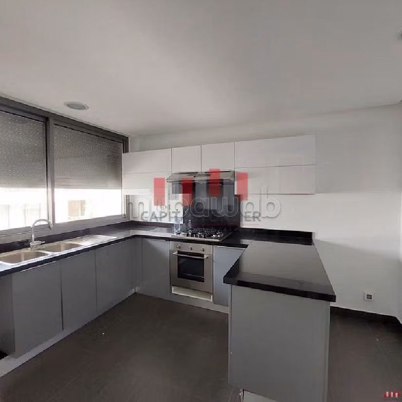 Tres joli appartement / 3 chambres / bouskoura