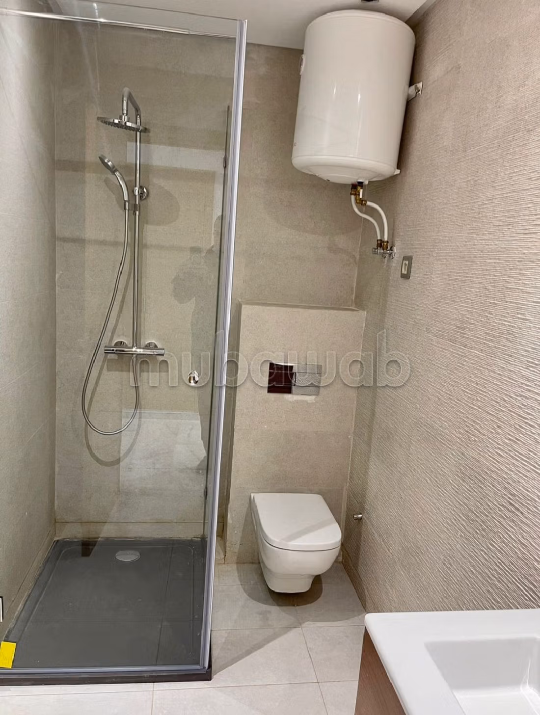 Apartment for rent in Ferme Bretonne (Hay Arraha). 2 large rooms. Lift and parking. 