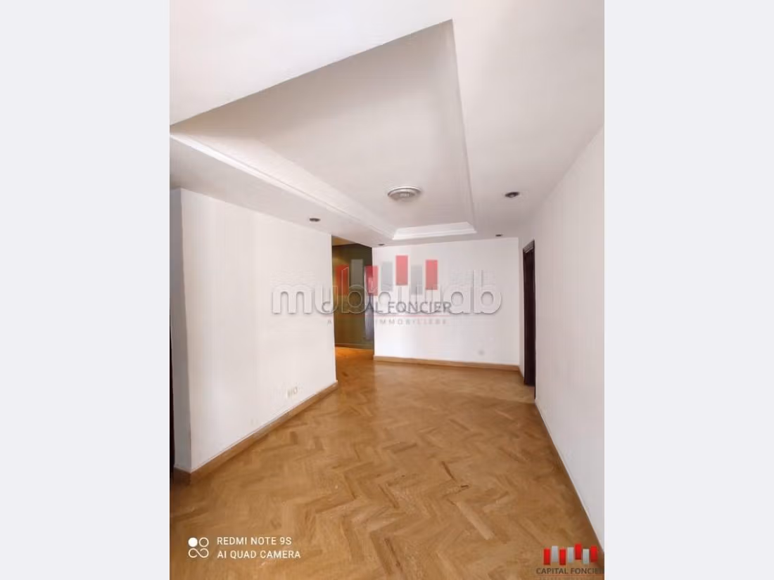 Affitta il tuo appartamento a Moulay Youssef. Superficie di 174 m². Garage privato. 