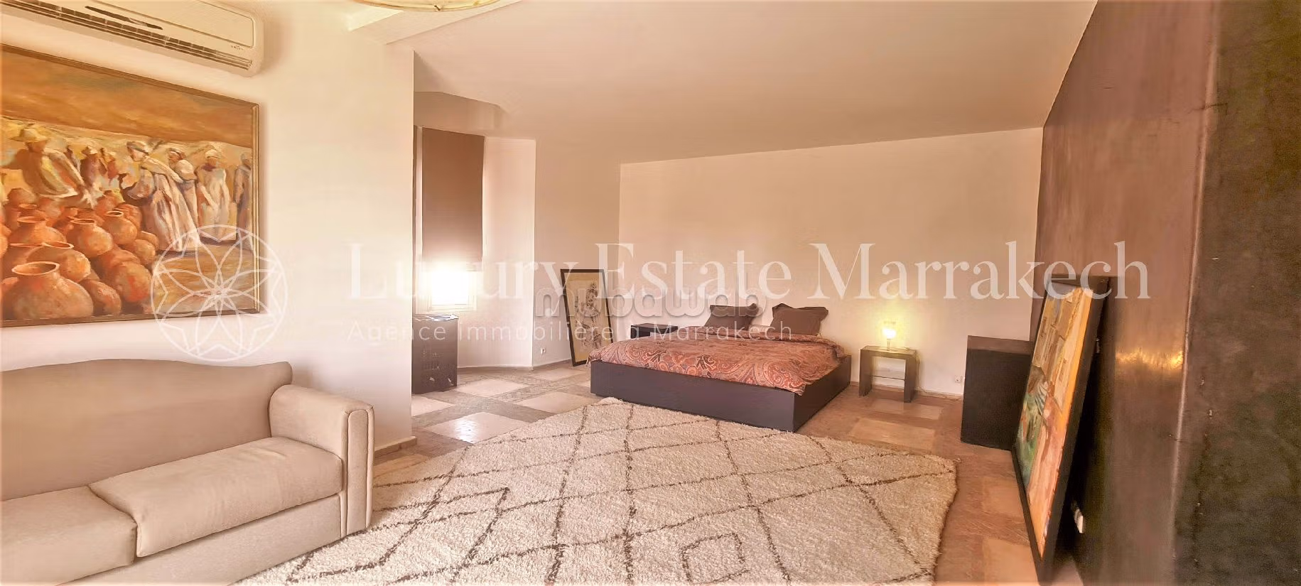 Esplendida villa en venta en Guéliz. 4 bonitas habitaciones. Residencia con piscina, aire condicionado integrado. 