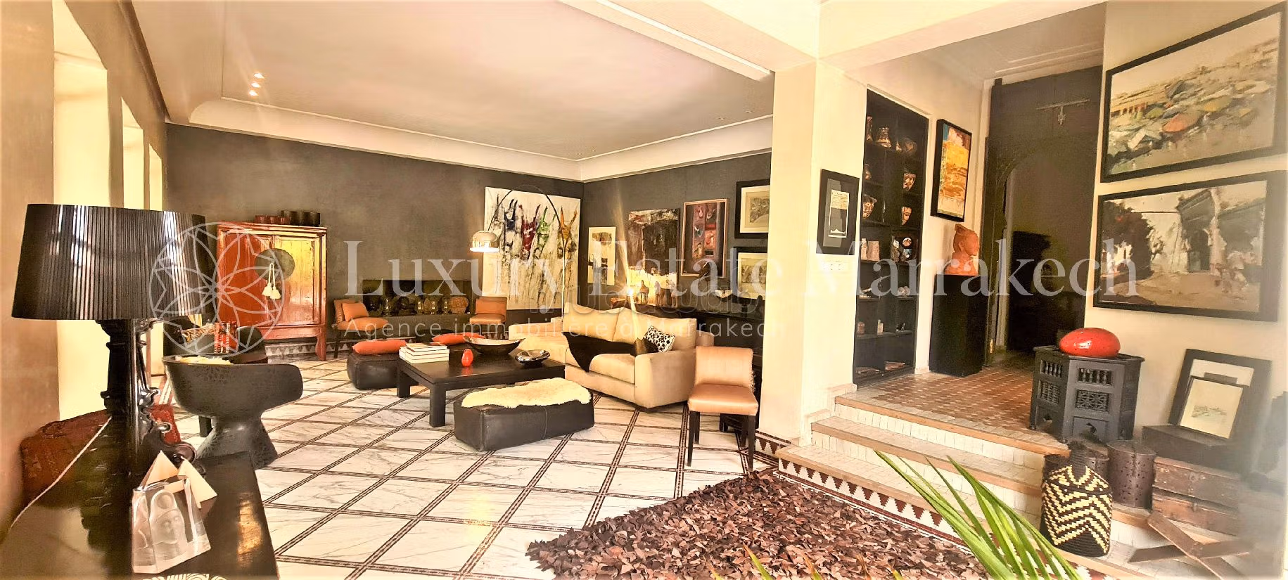 Esplendida villa en venta en Guéliz. 4 bonitas habitaciones. Residencia con piscina, aire condicionado integrado. 
