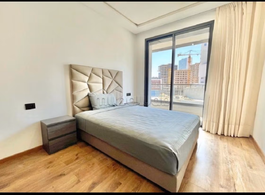 Lovely apartment for rent in Casablanca Finance City. 3 comfortable rooms. Storage unit.