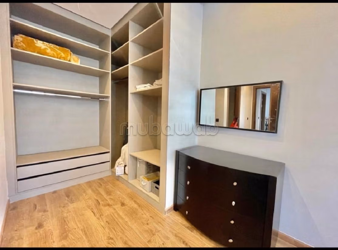 Lovely apartment for rent in Casablanca Finance City. 3 comfortable rooms. Storage unit.