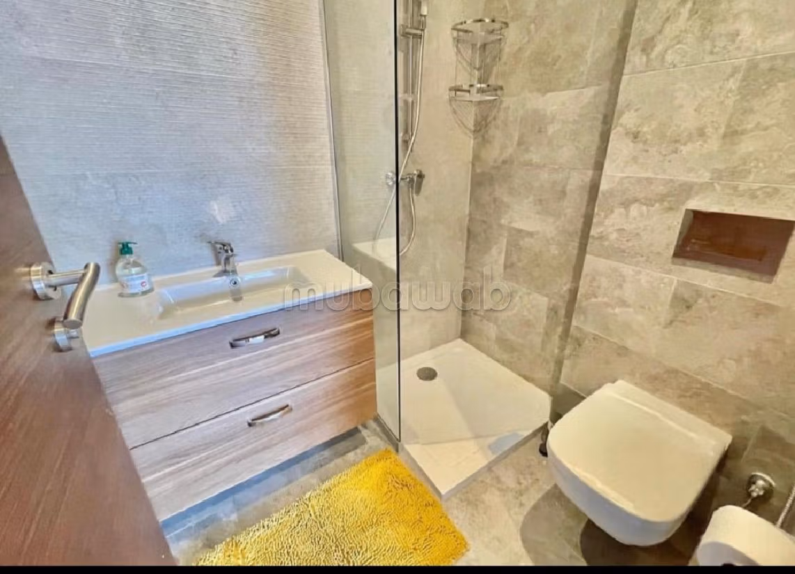 Lovely apartment for rent in Casablanca Finance City. 3 comfortable rooms. Storage unit.