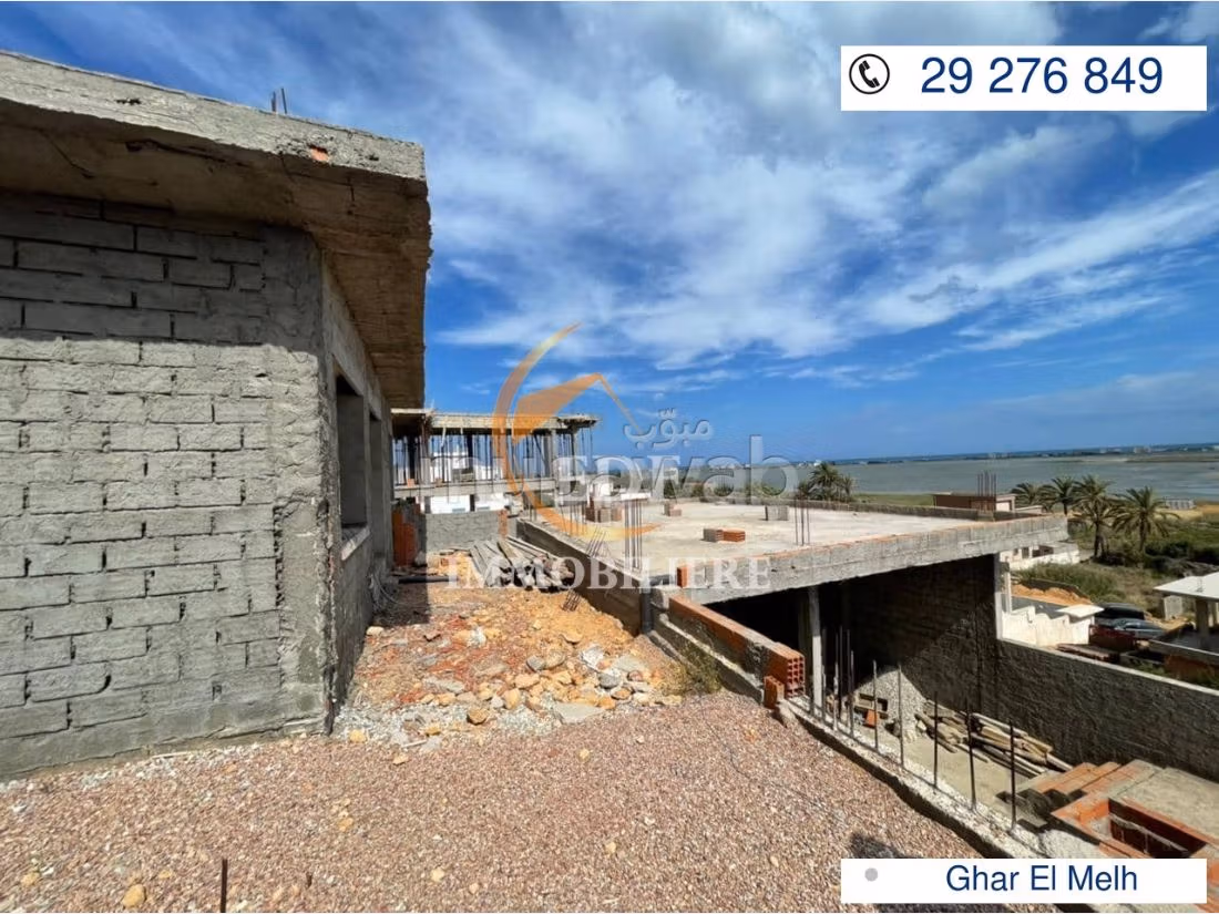 Vaste maison à Ghar El Melh Bizerte