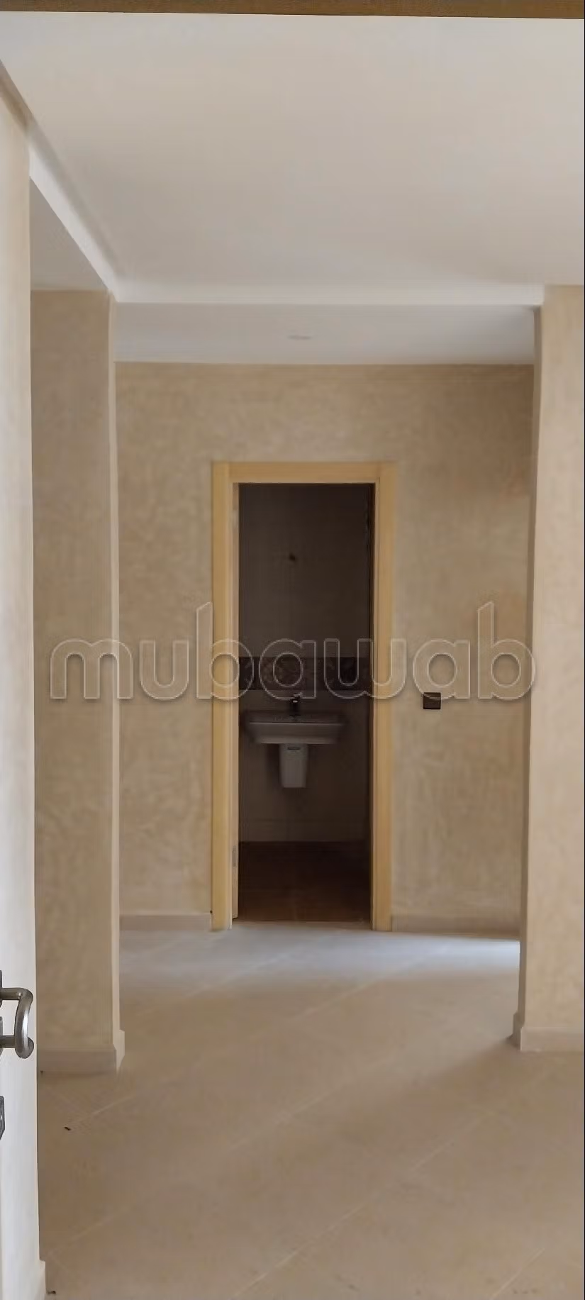 Beautiful apartment for sale. 2 large rooms. Well decorated.