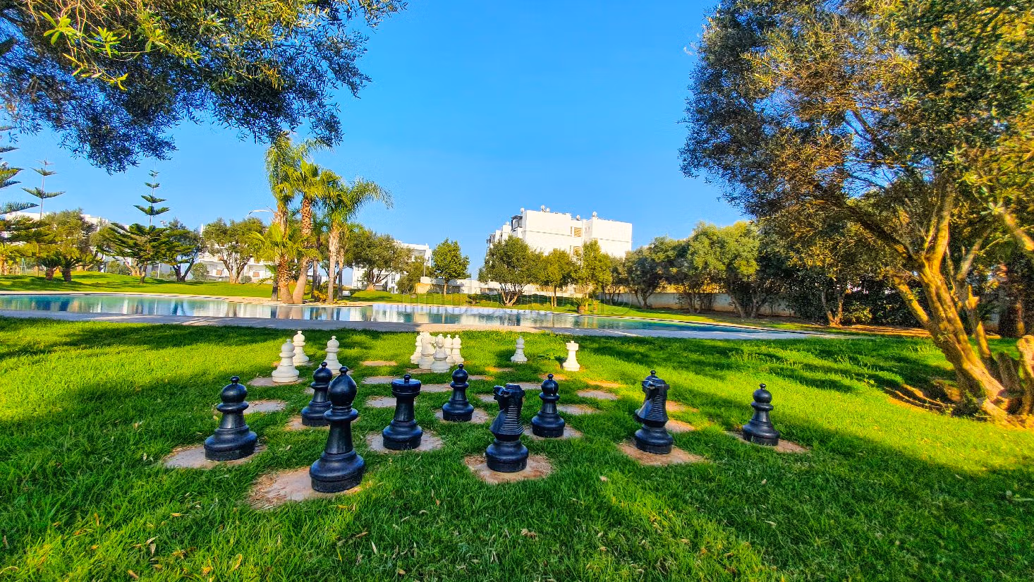 Appartementen kopen in Plage Oued Cherrat. 2 Kamers. Zwembad en airconditioning. 