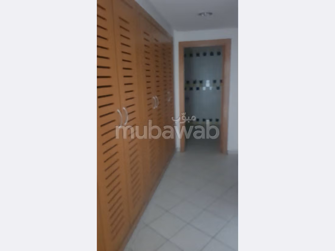 Plateau LPB518 de 800 m² à Alsace Lorraine