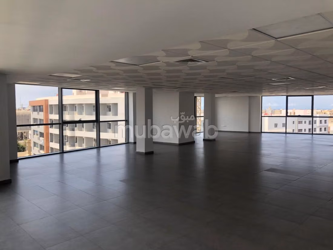 Plateau de bureau LPB681 de 180 m² à Ain Sbaa
