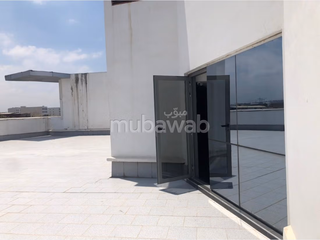 Plateau de bureau LPB681 de 180 m² à Ain Sbaa