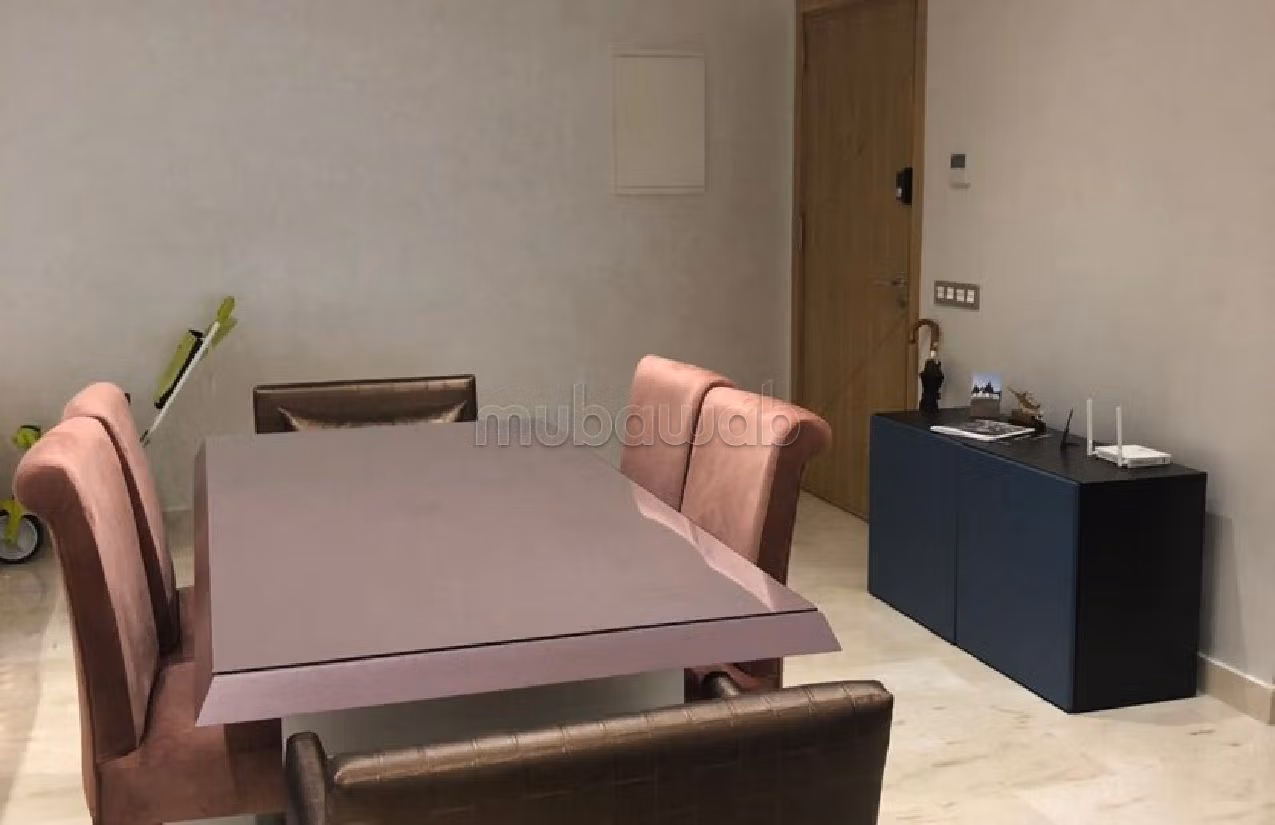 شقة رائعة للايجار بوسط المدينة. المساحة 220 م². مفروشة