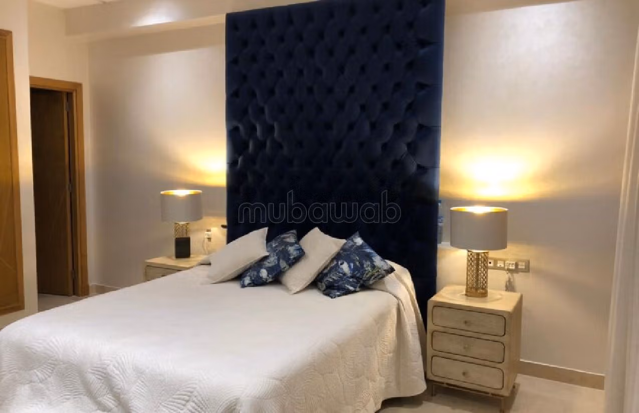 شقة رائعة للايجار بوسط المدينة. المساحة 220 م². مفروشة