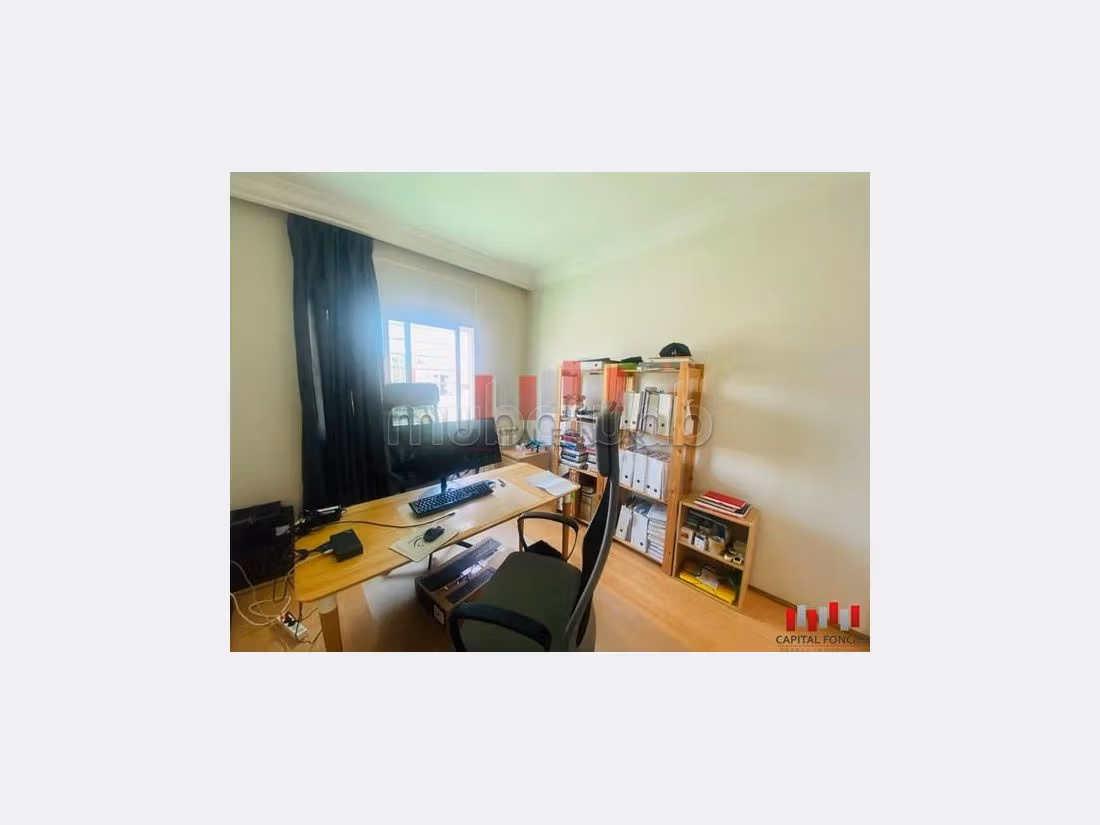 Apartment to purchase. 3 rooms. Basement. 