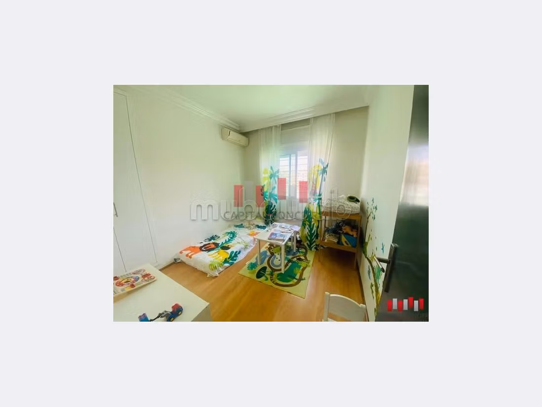 Apartment to purchase. 3 rooms. Basement. 