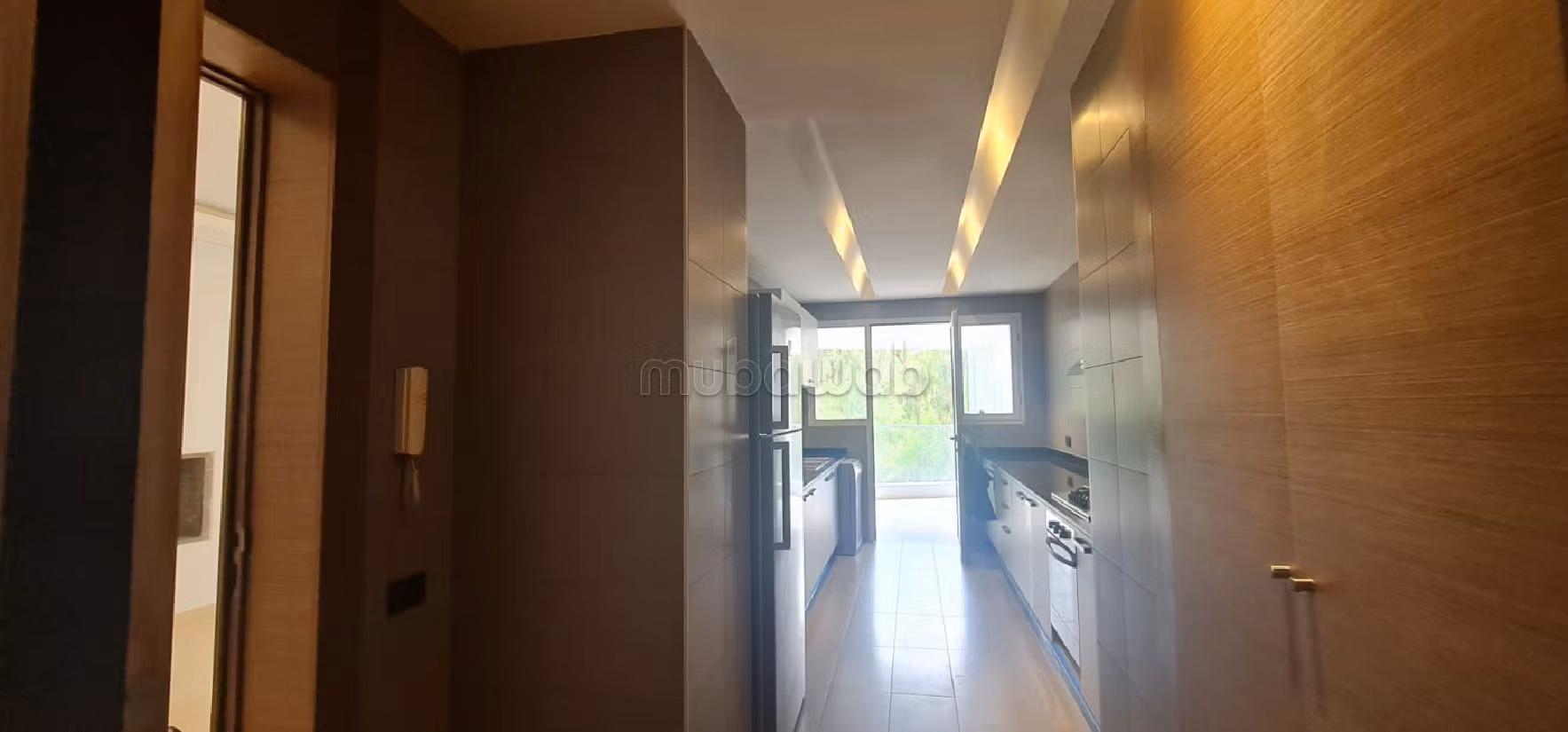 شقة جميلة للكراء ب اكدال العالي. 2 غرف رائعة. مدفأة ومكيف الهواء