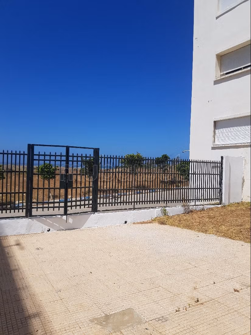 Sale of a lovely apartment in Ziaten. Area of 240 m². Beautiful sea view. 
